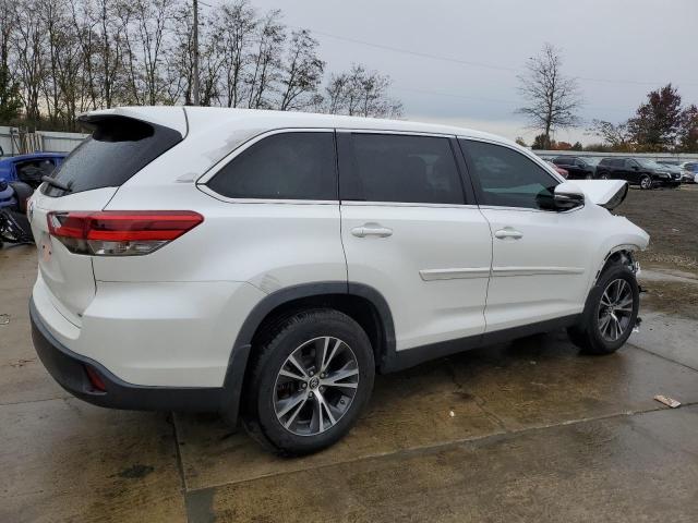 Obraz 3 z 2019 TOYOTA HIGHLANDER LE 2019 z VIN 5TDBZRFH1KS705681