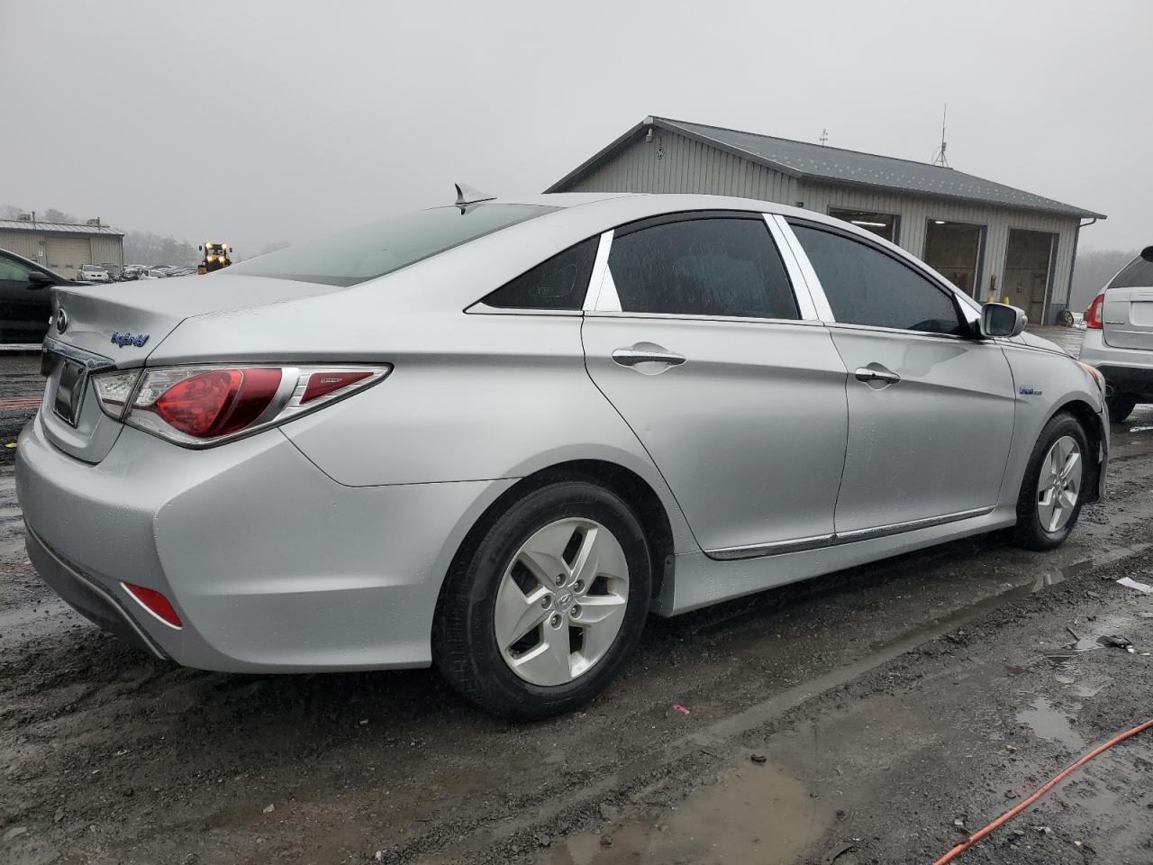 Obraz 3 z 2011 HYUNDAI SONATA HYBRID 2011 z VIN KMHEC4A49BA004675