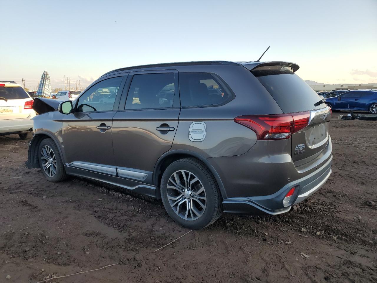 Image 2 of 2016 MITSUBISHI OUTLANDER SE 2016 with VIN JA4AD3A37GZ000628