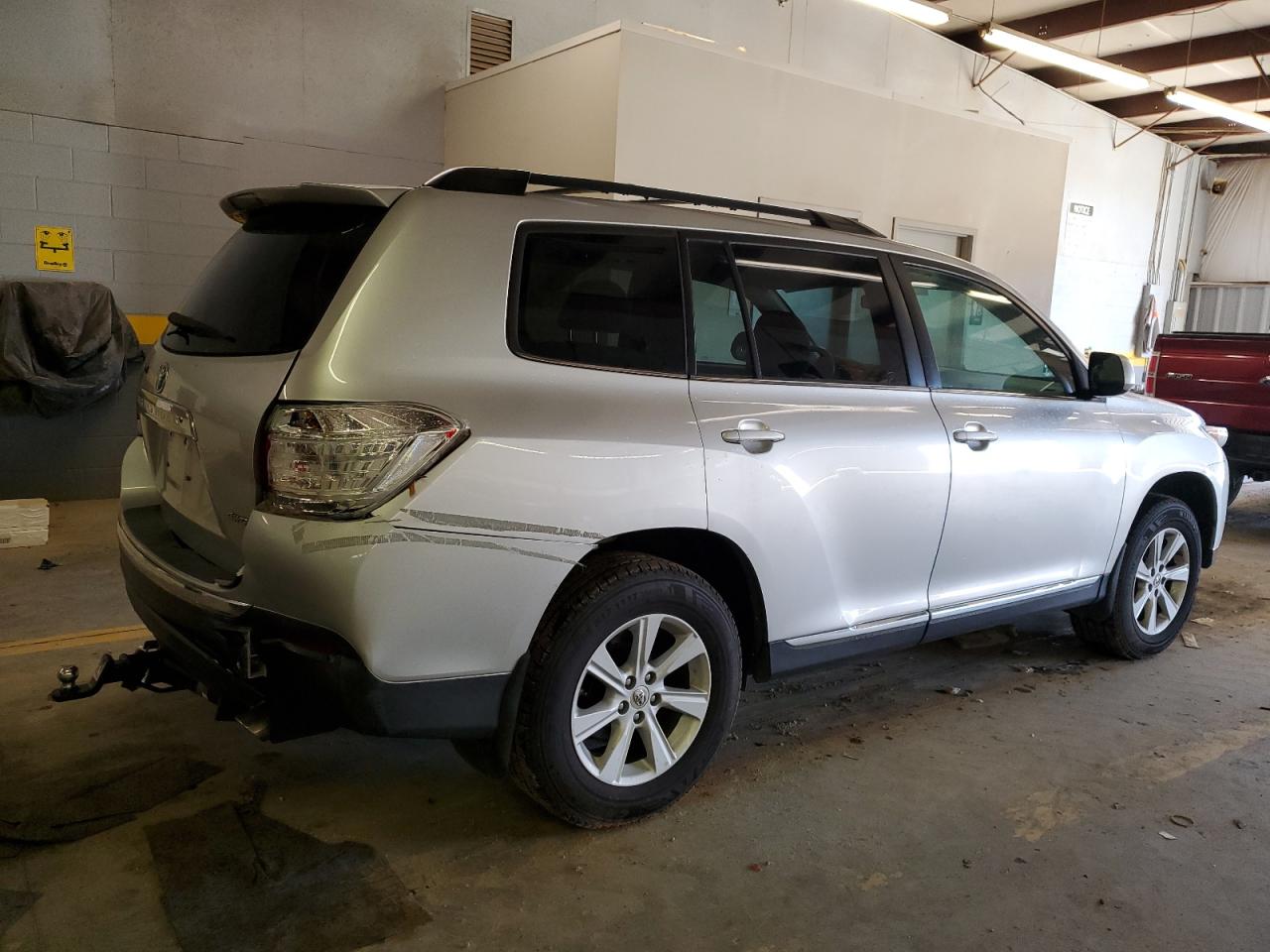 Image 3 of 2012 TOYOTA HIGHLANDER BASE 2012 with VIN 5TDBK3EH2CS168159