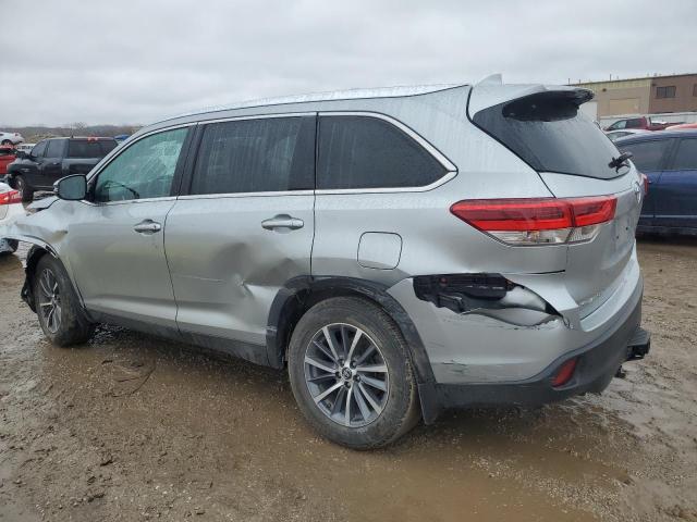 Изображение 2 2019 TOYOTA HIGHLANDER SE 2019 с VIN 5TDJZRFH9KS611589