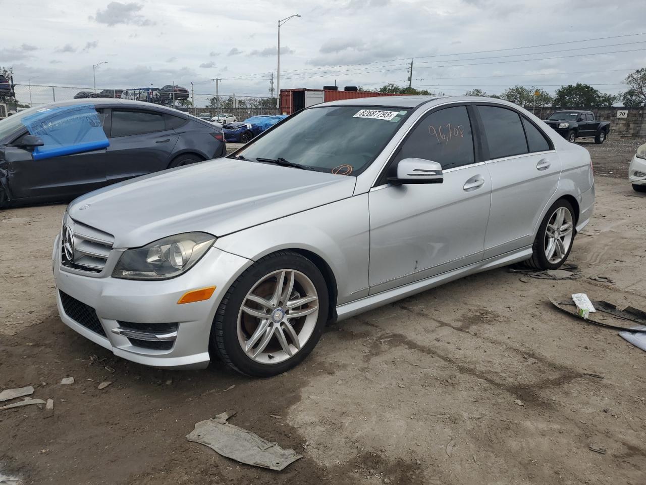 Image 1 of 2013 MERCEDES-BENZ C 250 2013 with VIN WDDGF4HB0DA809921