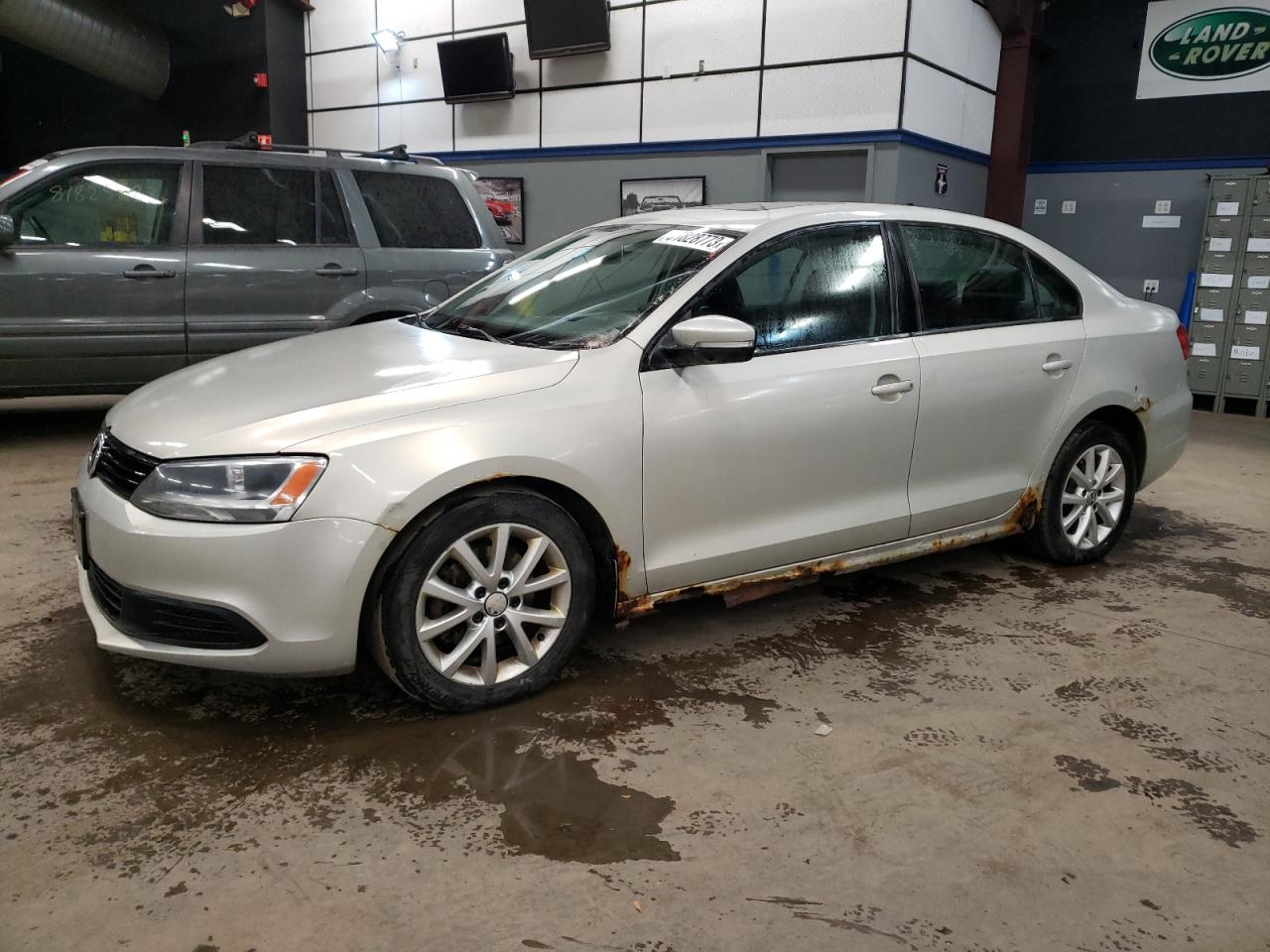 Image 1 of 2011 VOLKSWAGEN JETTA SE 2011 with VIN 3VWDZ7AJ1BM337832