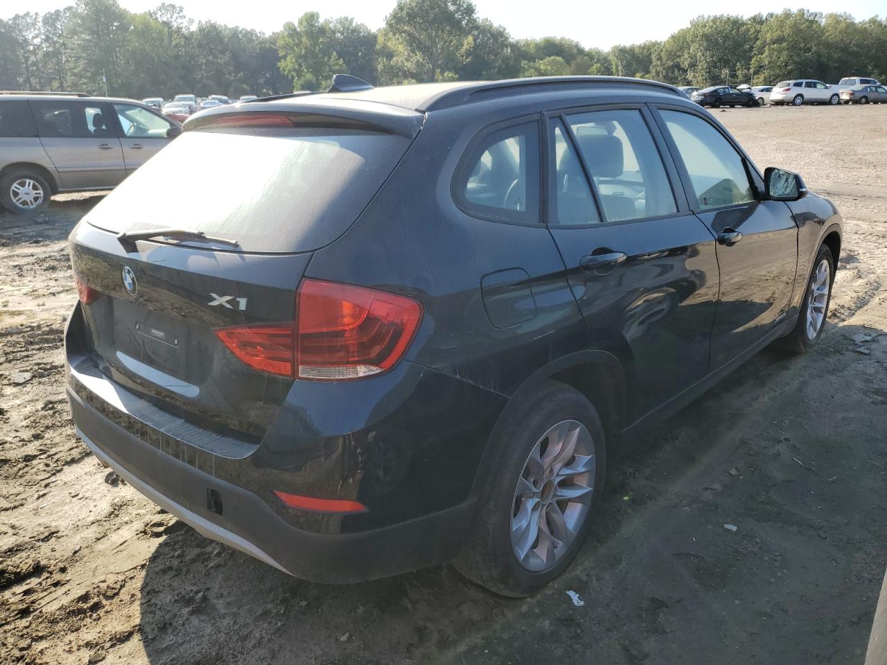 Obraz 3 z Bmw X1 Xdrive28I 2015 z VIN WBAVL1C53FVY30104
