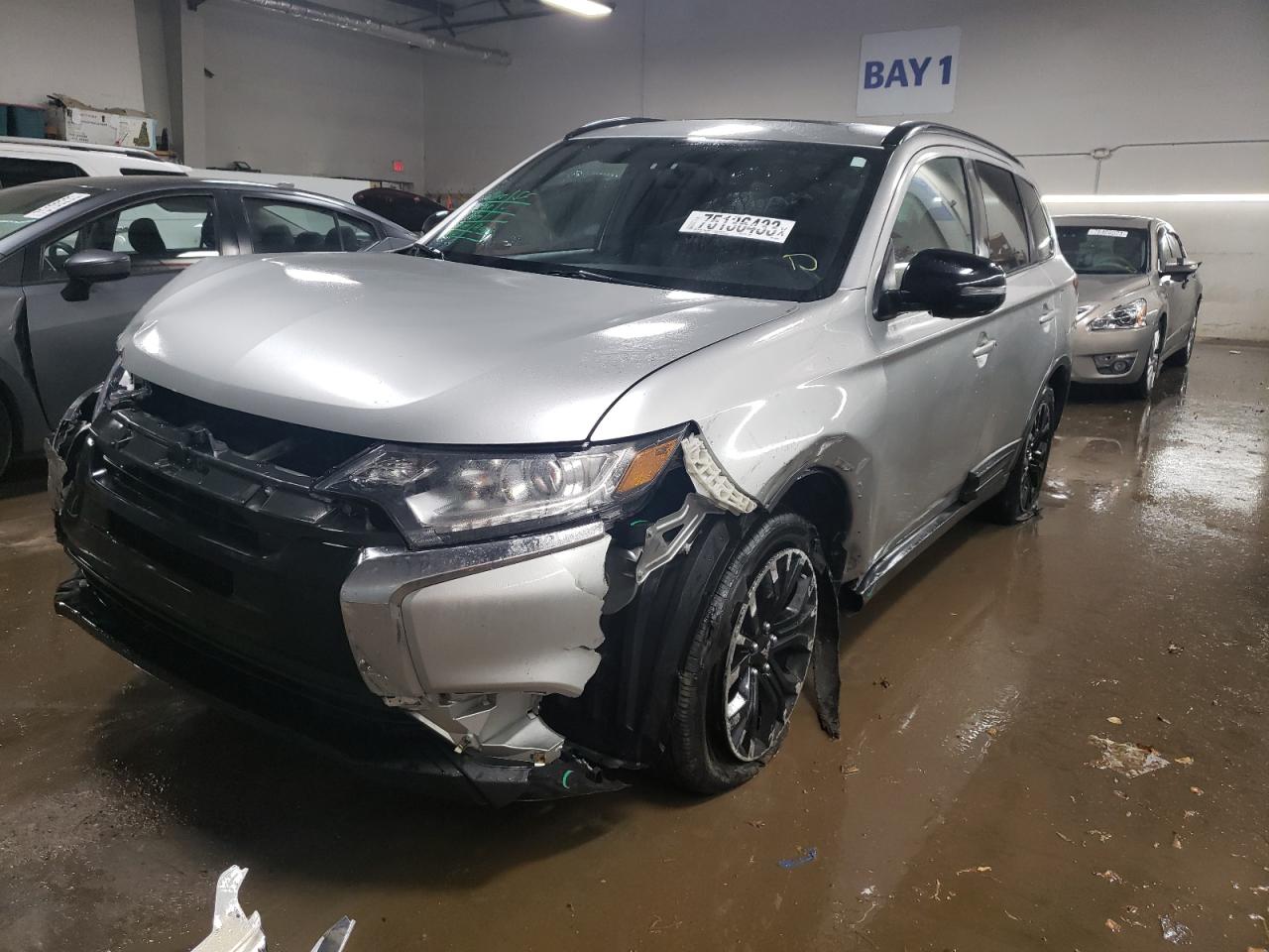 Image 1 of 2018 MITSUBISHI OUTLANDER SE 2018 with VIN JA4AD3A30JZ053646