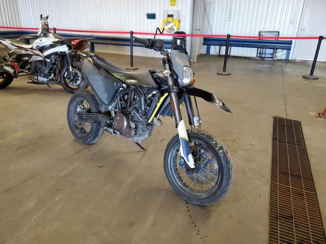 2017 HUSQVARNA SUPERMOTO 701  2017 image