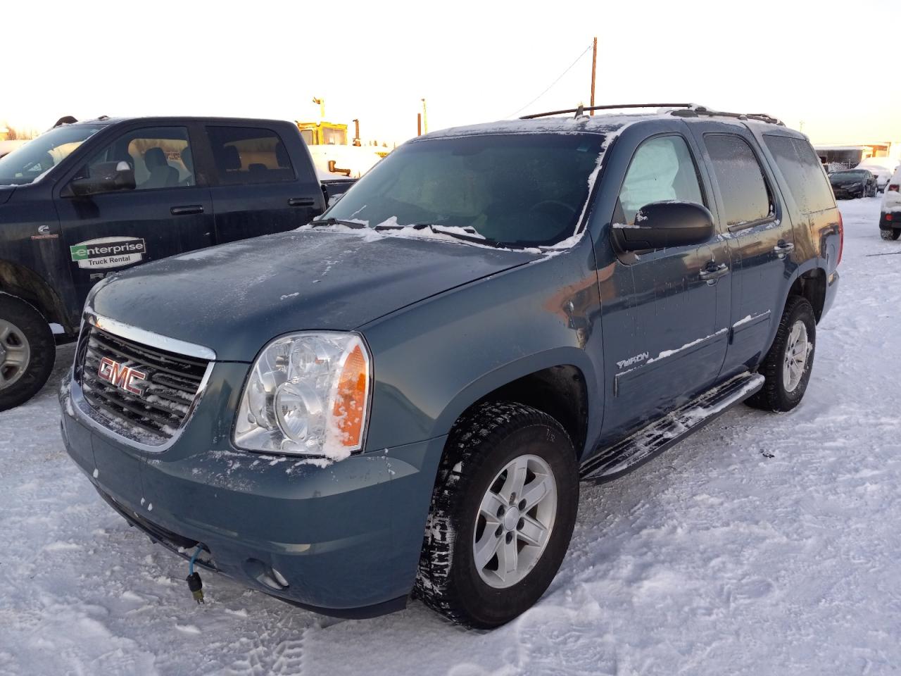 Image 1 of 2010 GMC YUKON SLE 2010 with VIN 1GKUKAE05AR144431