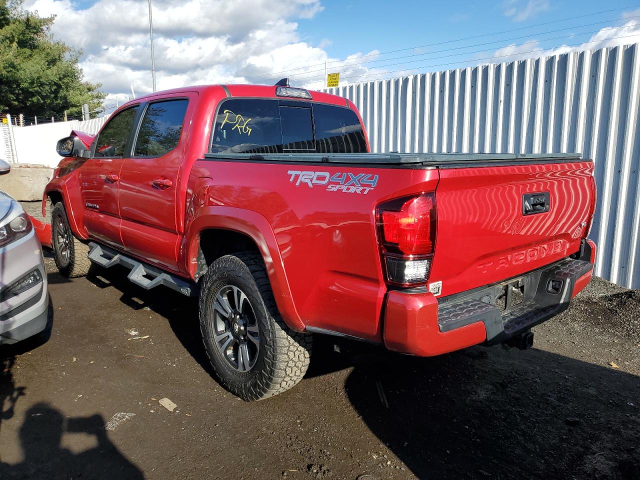 Obraz 2 z 2019 TOYOTA TACOMA DOUBLE CAB 2019 z VIN 3TMCZ5AN7KM202893