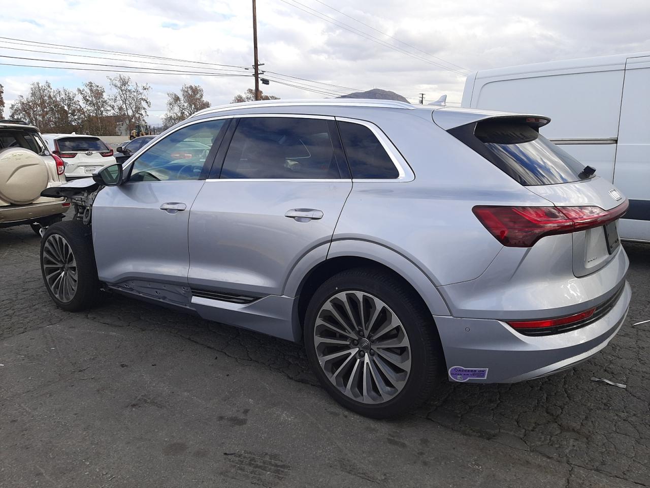 Obraz 2 z 2019 AUDI E-TRON PRESTIGE 2019 z VIN WA1VABGE3KB008787