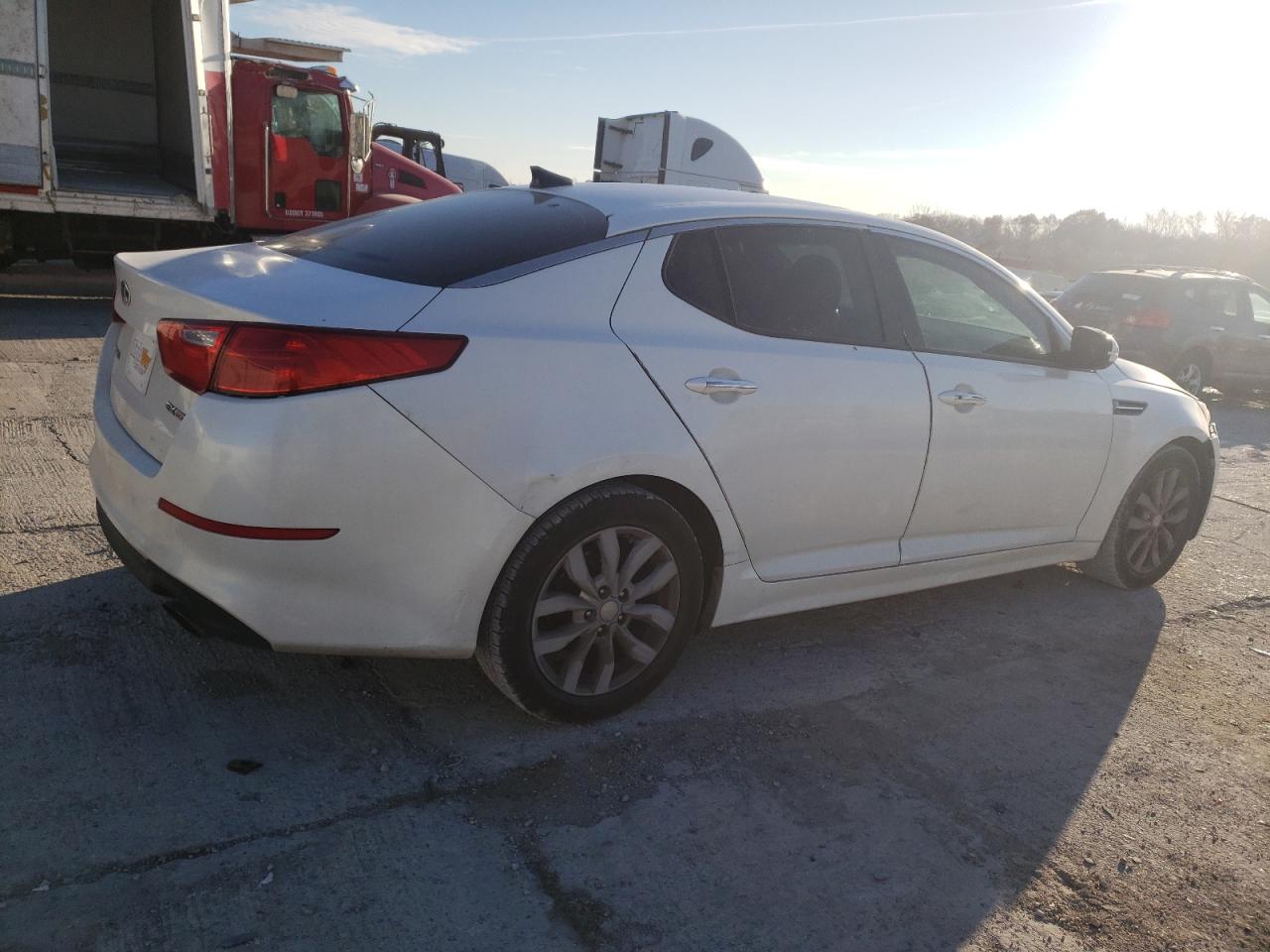 Image 3 of 2015 KIA OPTIMA EX 2015 with VIN 5XXGN4A78FG495526