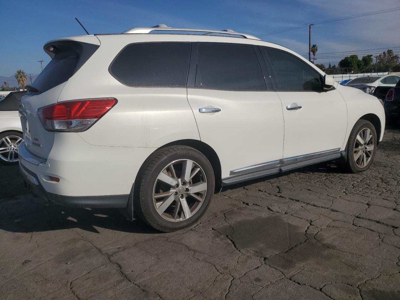 Obraz 3 z 2014 NISSAN PATHFINDER S 2014 z VIN 5N1AR2MM3EC631037