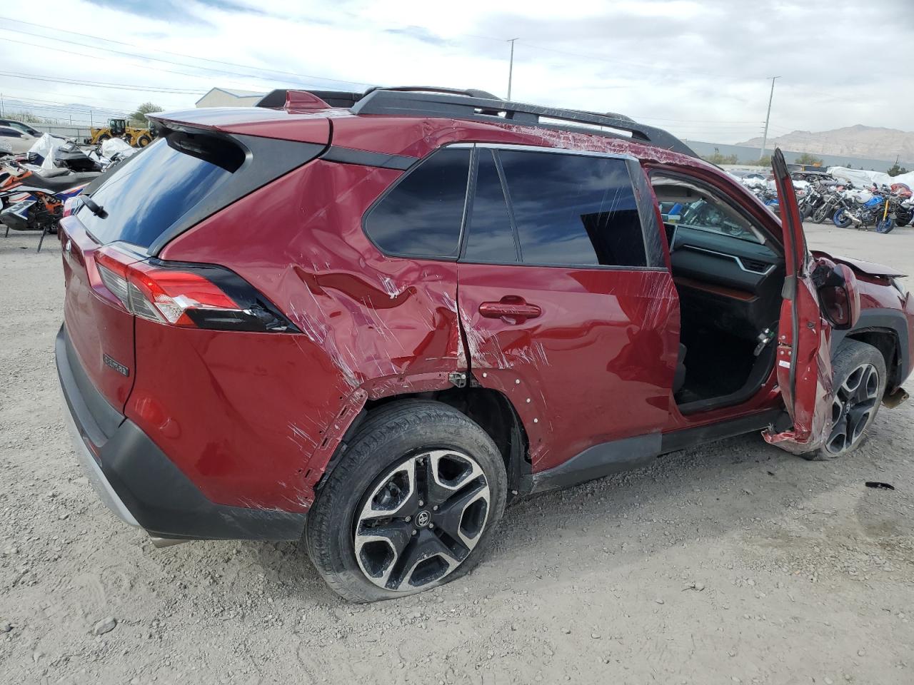 Image 3 of 2019 TOYOTA RAV4 ADVENTURE 2019 with VIN 2T3J1RFV5KW012085