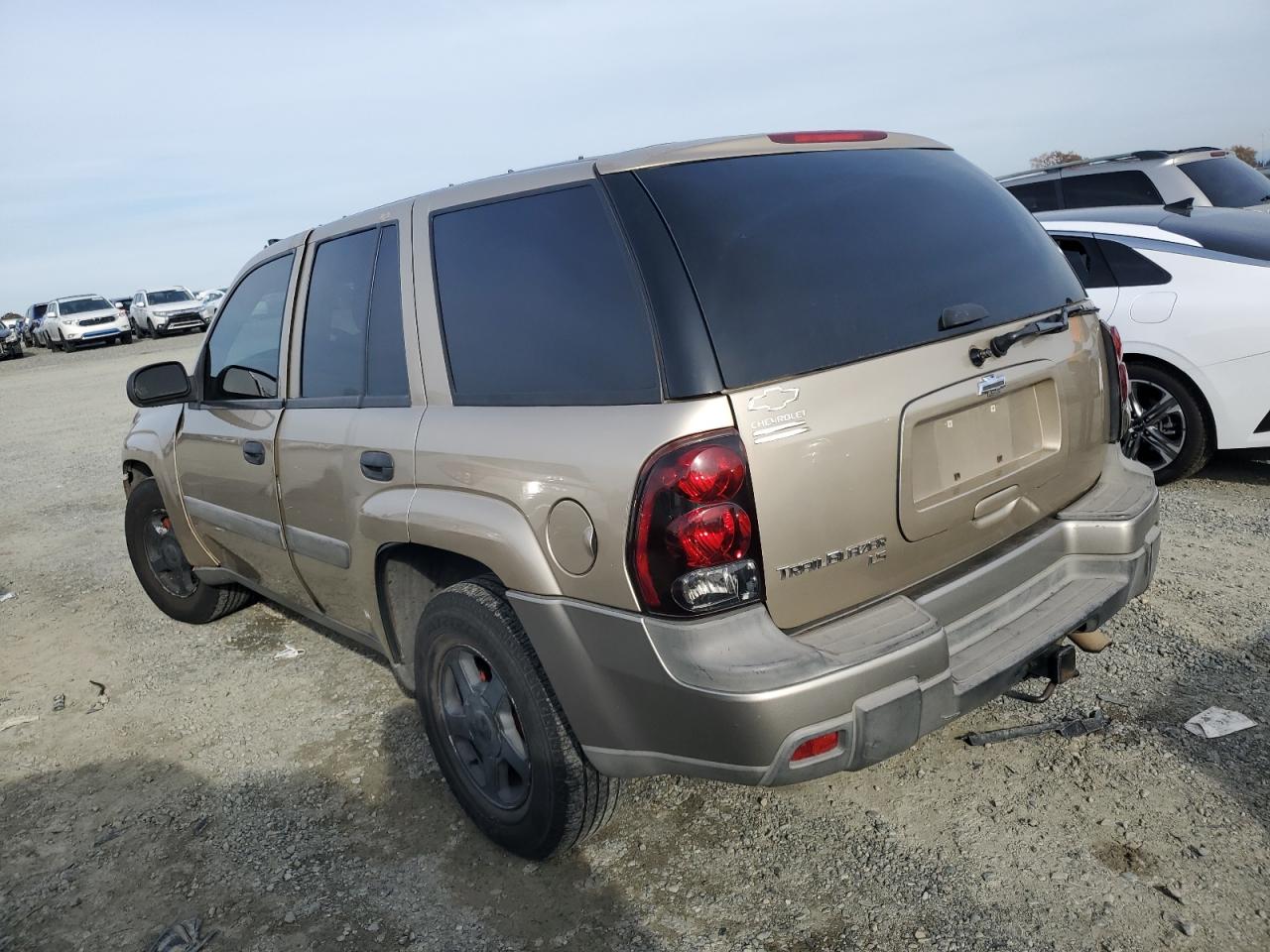 Image 2 of 2005 CHEVROLET TRAILBLAZER LS 2005 with VIN 1GNDT13S152101174