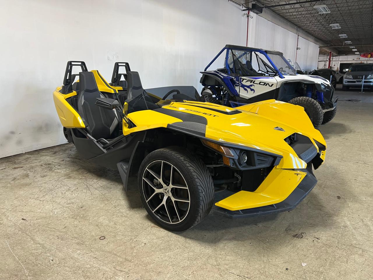 Изображение 1 2018 POLARIS SLINGSHOT SL 2018 с VIN 57XAAPFA7J8127588