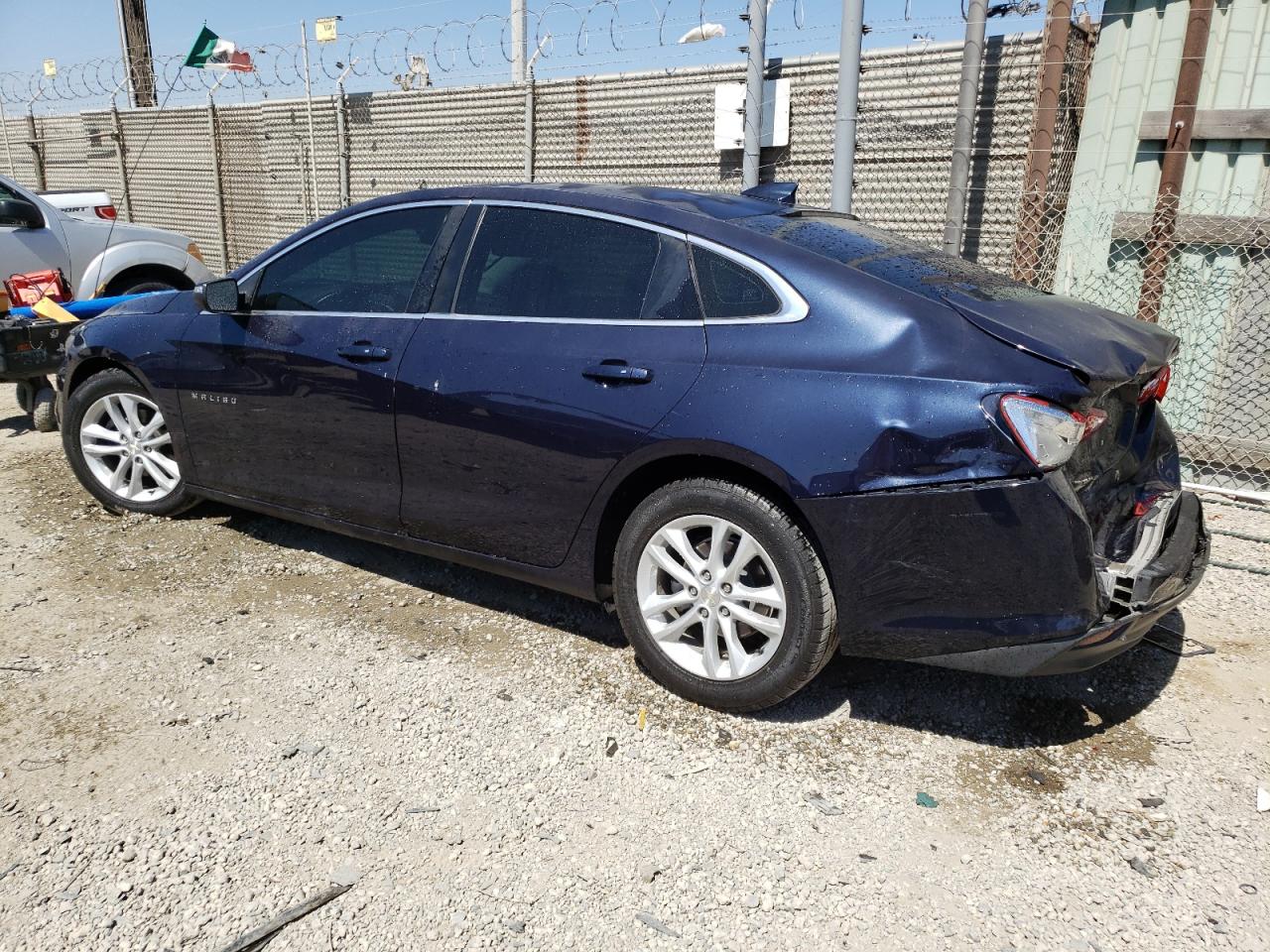 Image 2 of 2016 CHEVROLET MALIBU HYBRID 2016 with VIN 1G1ZJ5SU6GF317461