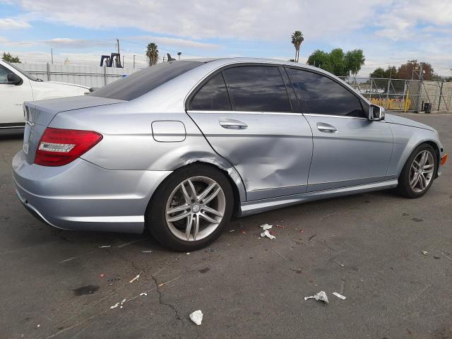 Obraz 3 z 2014 MERCEDES-BENZ C 250 2014 z VIN WDDGF4HBXER304312