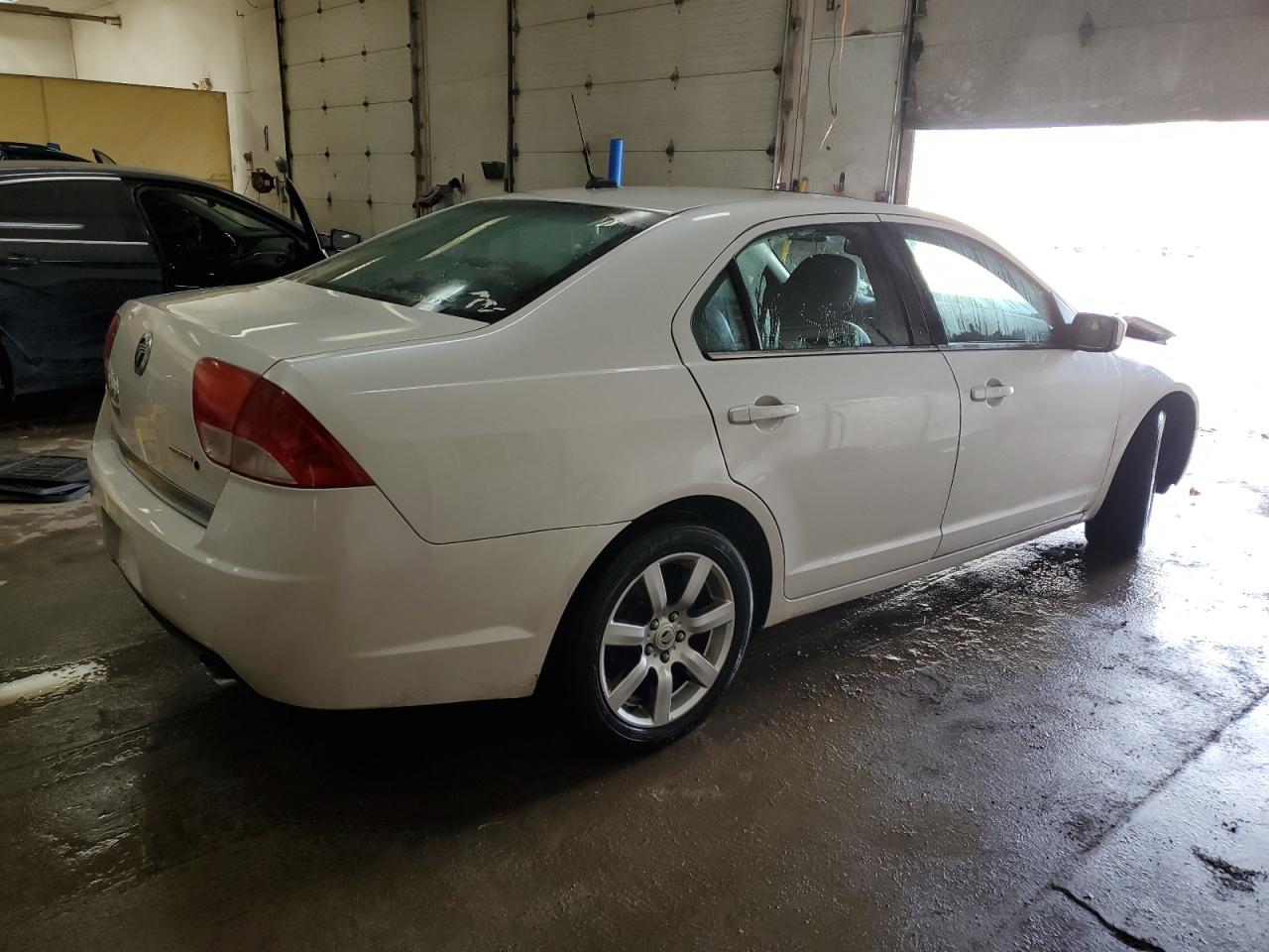 Изображение 3 Mercury Milan Premier 2011 с VIN 3MEHM0JG1BR605889