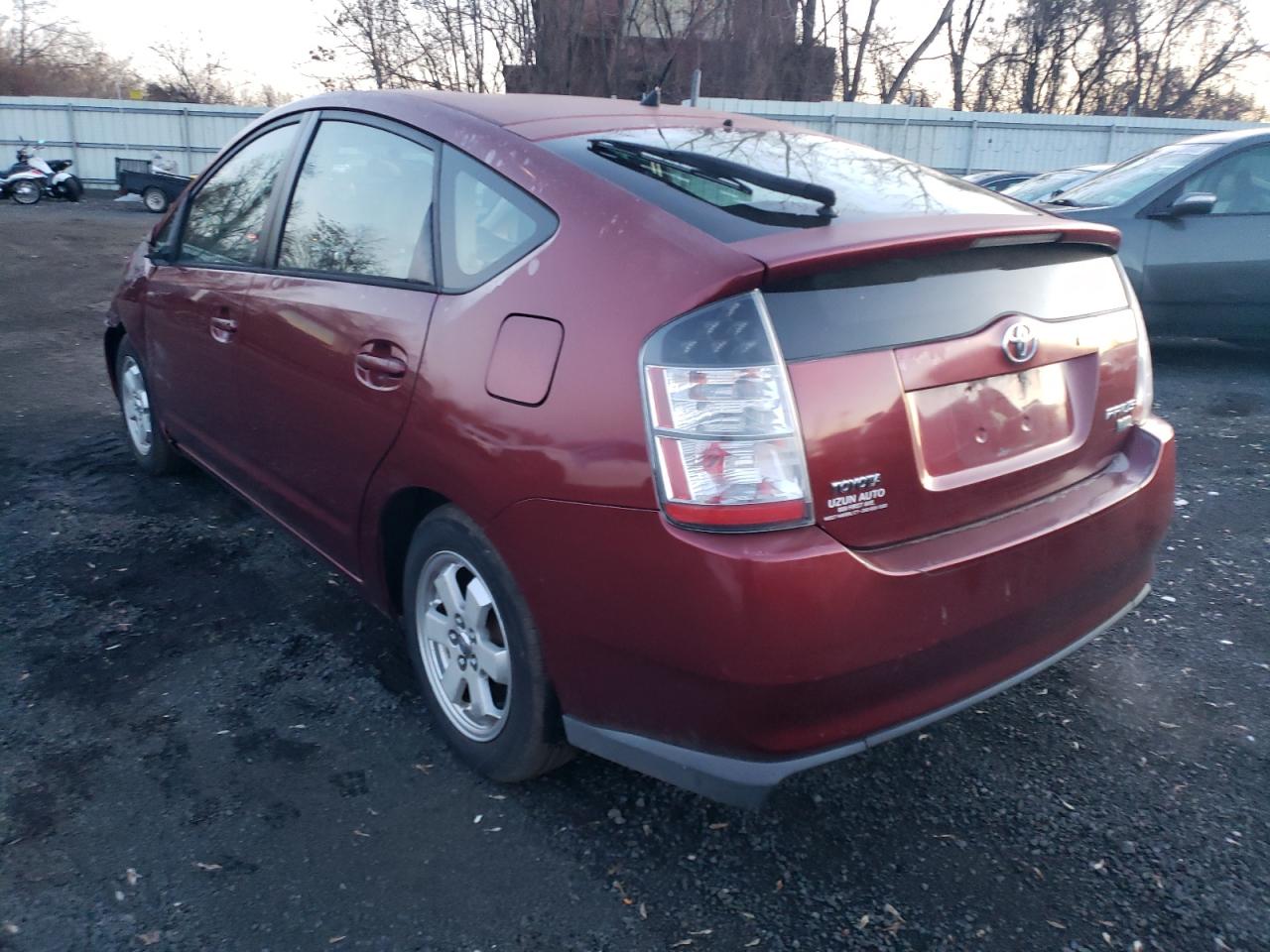 Image 2 of 2005 TOYOTA PRIUS  2005 with VIN JTDKB20U453066946