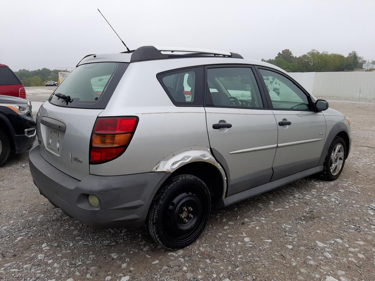 Image 3 of 2004 PONTIAC VIBE  2004 with VIN 5Y2SL62864Z455880