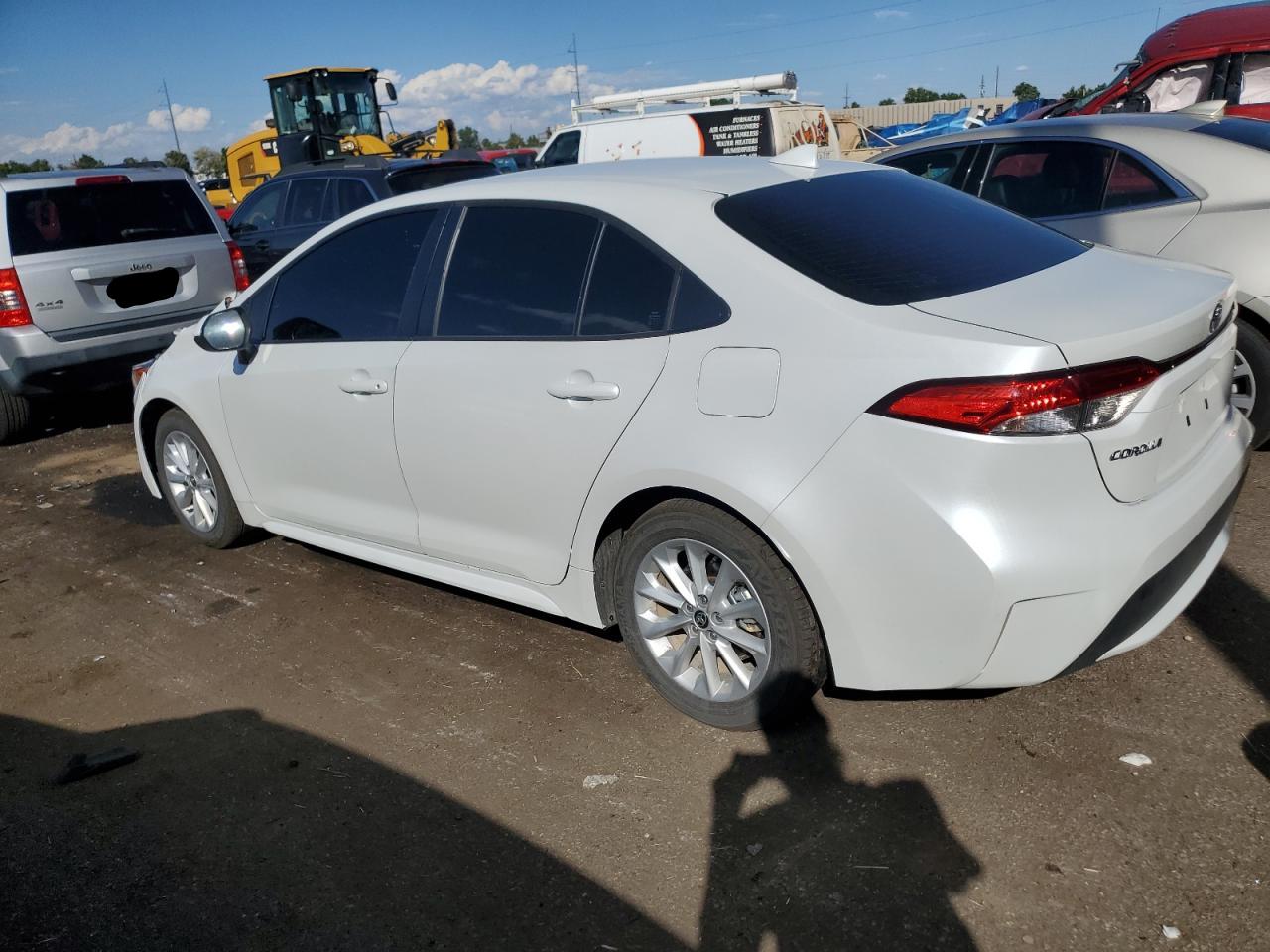 Image 2 of 2022 TOYOTA COROLLA LE 2022 with VIN JTDVPMAE7N3033621