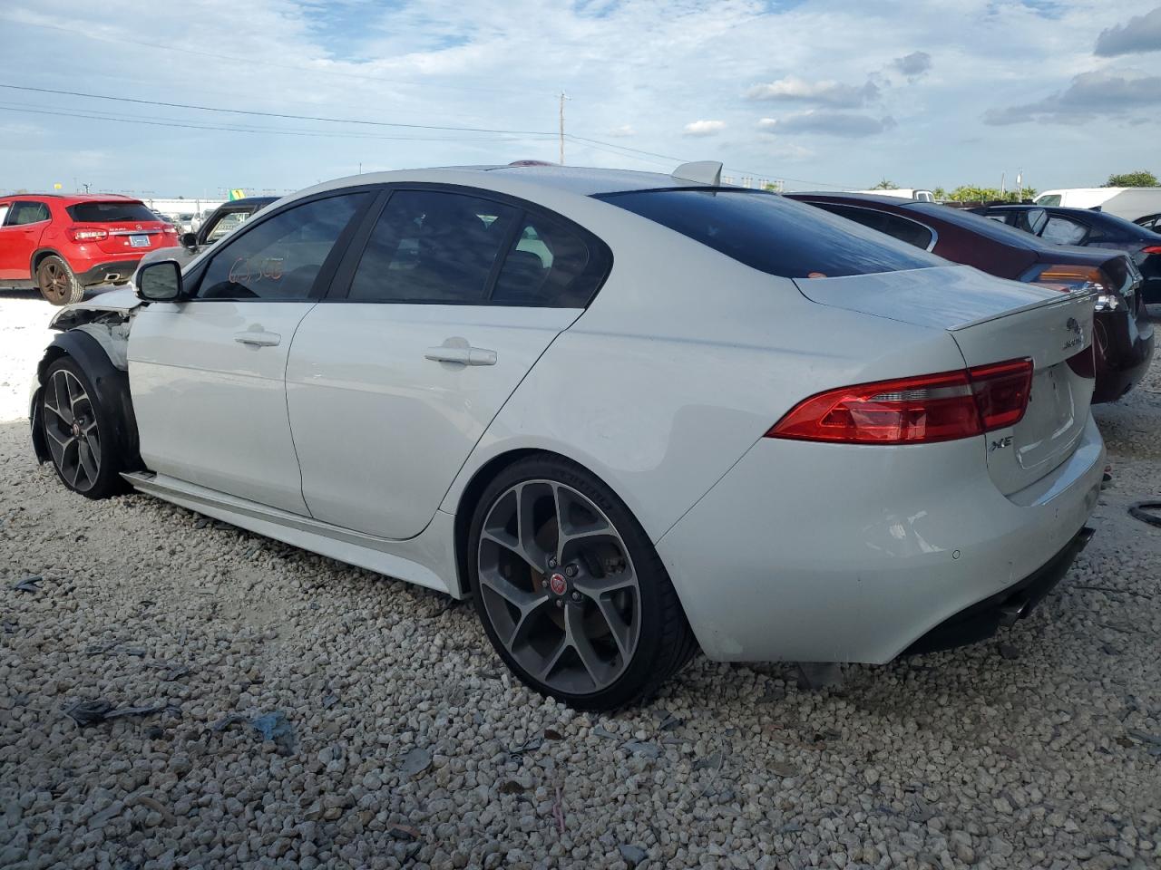 Obraz 2 z 2017 JAGUAR XE R - SPORT 2017 z VIN SAJAF4BV1HA955206