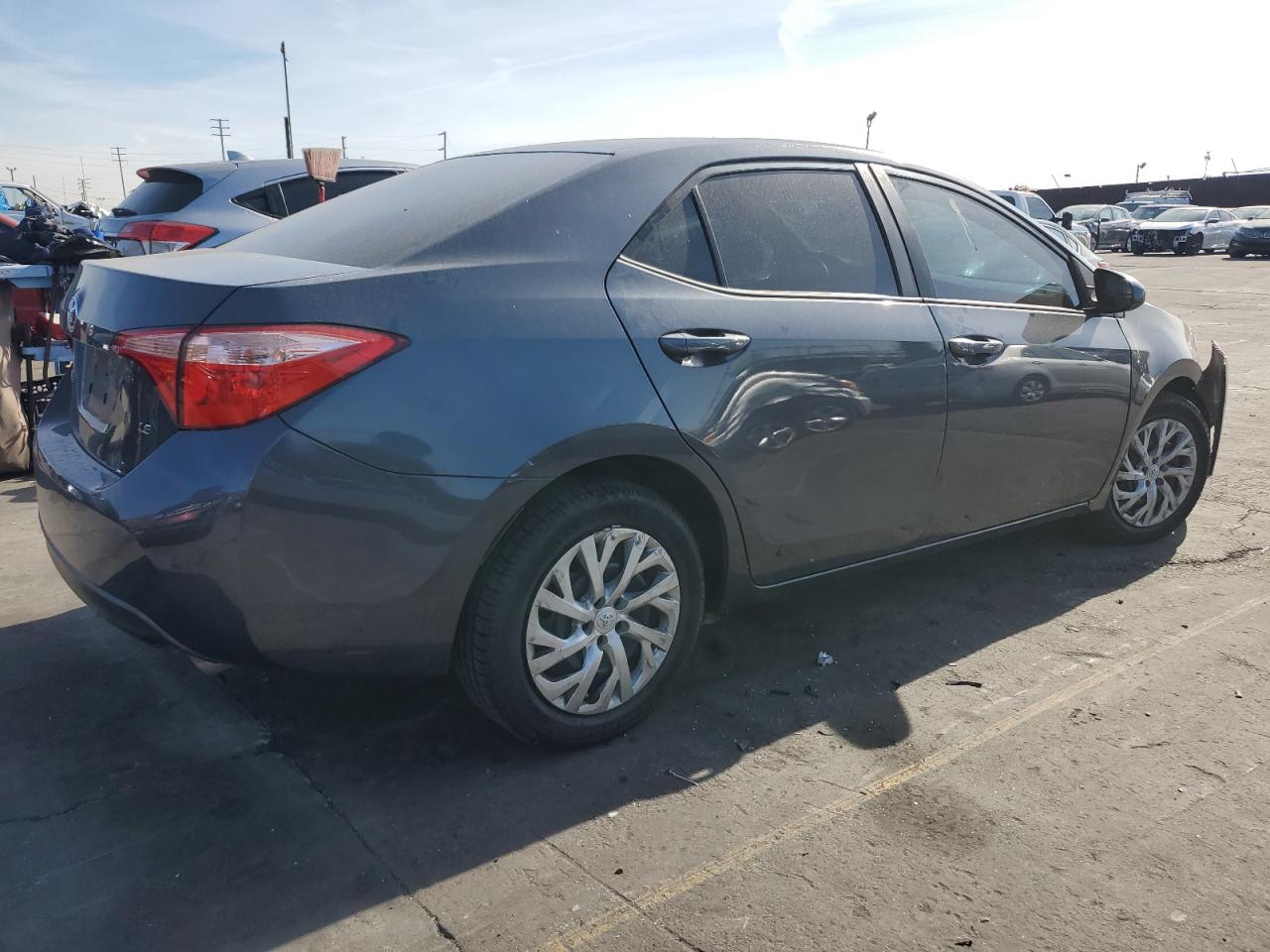 Obraz 3 z 2018 TOYOTA COROLLA L 2018 z VIN 5YFBURHE8JP771363