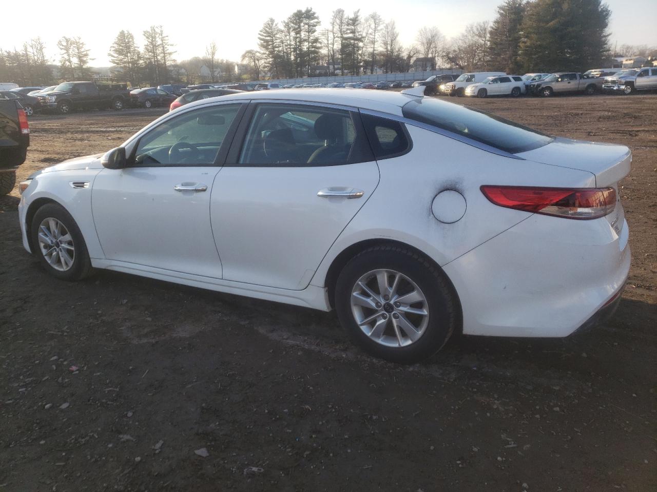 Изображение 2 2017 KIA OPTIMA LX 2017 с VIN KNAGT4L3XH5137638