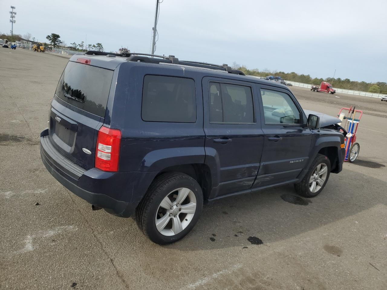 Изображение 3 2015 JEEP PATRIOT LATITUDE 2015 с VIN 1C4NJRFB6FD215335