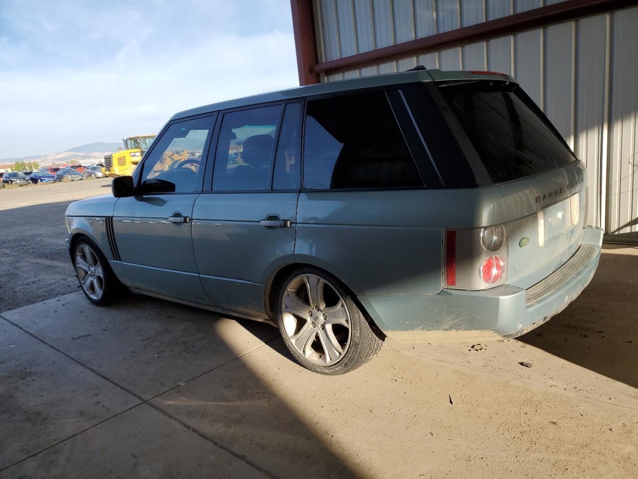 Image 2 of 2008 LAND ROVER RANGE ROVER HSE 2008 with VIN SALMF154X8A263838