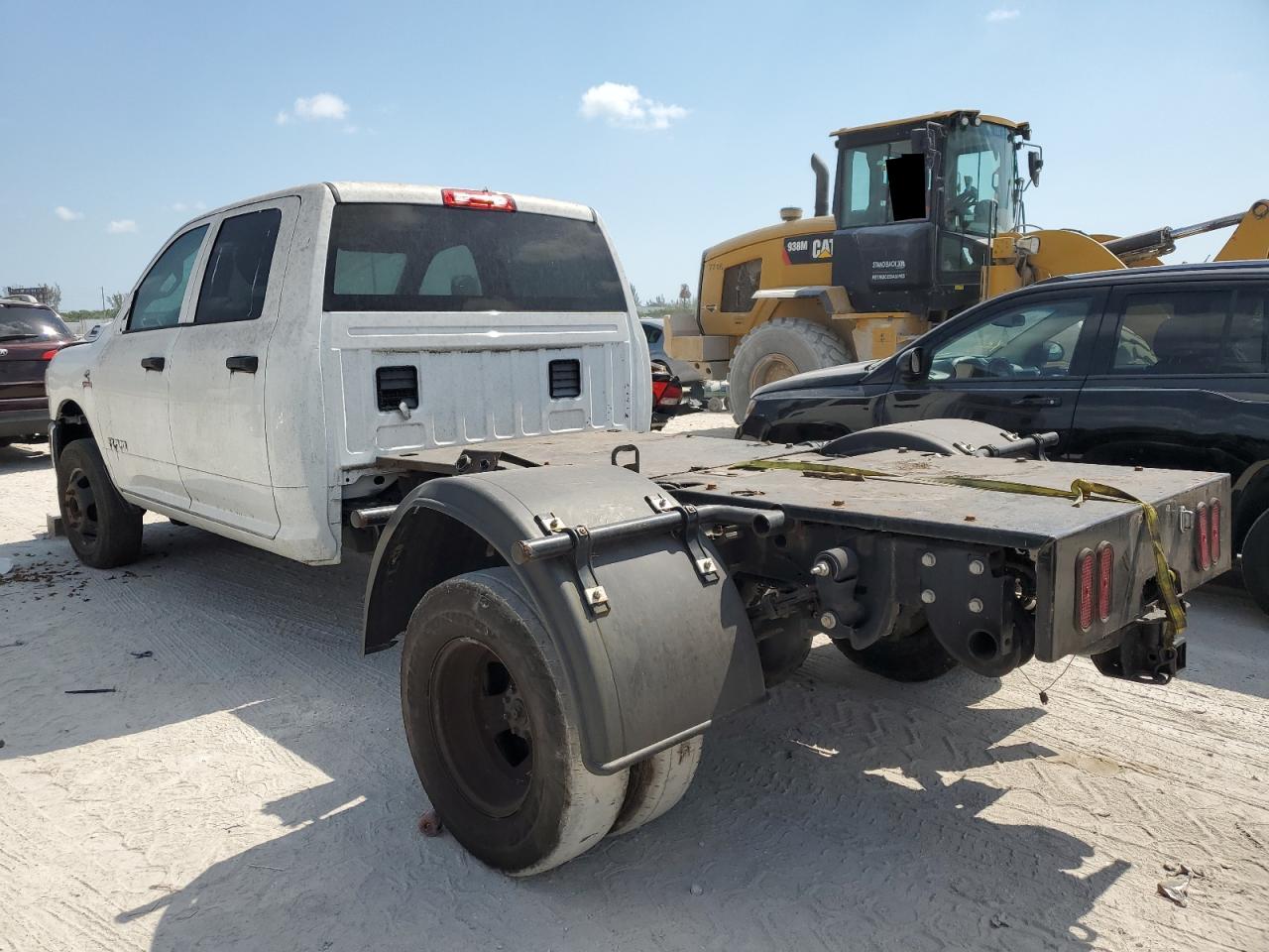 Image 2 of 2020 RAM 3500 TRADESMAN 2020 with VIN 3C63RRGL2LG179513