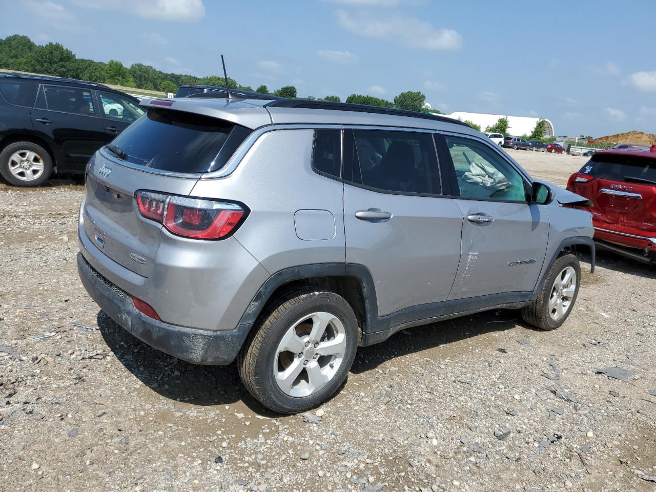 Image 3 of 2017 JEEP COMPASS LATITUDE 2017 with VIN 3C4NJDBBXHT657329