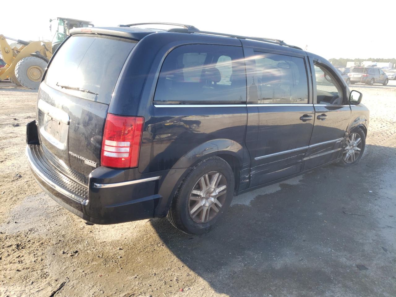 Image 3 of 2010 CHRYSLER TOWN & COUNTRY TOURING 2010 with VIN 2A4RR5DX8AR279944