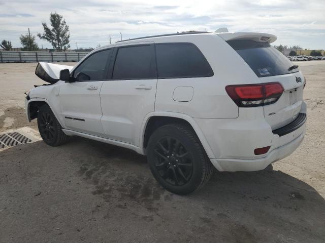 Image 2 of 2017 JEEP GRAND CHEROKEE LAREDO 2017 with VIN 1C4RJEAG3HC953308