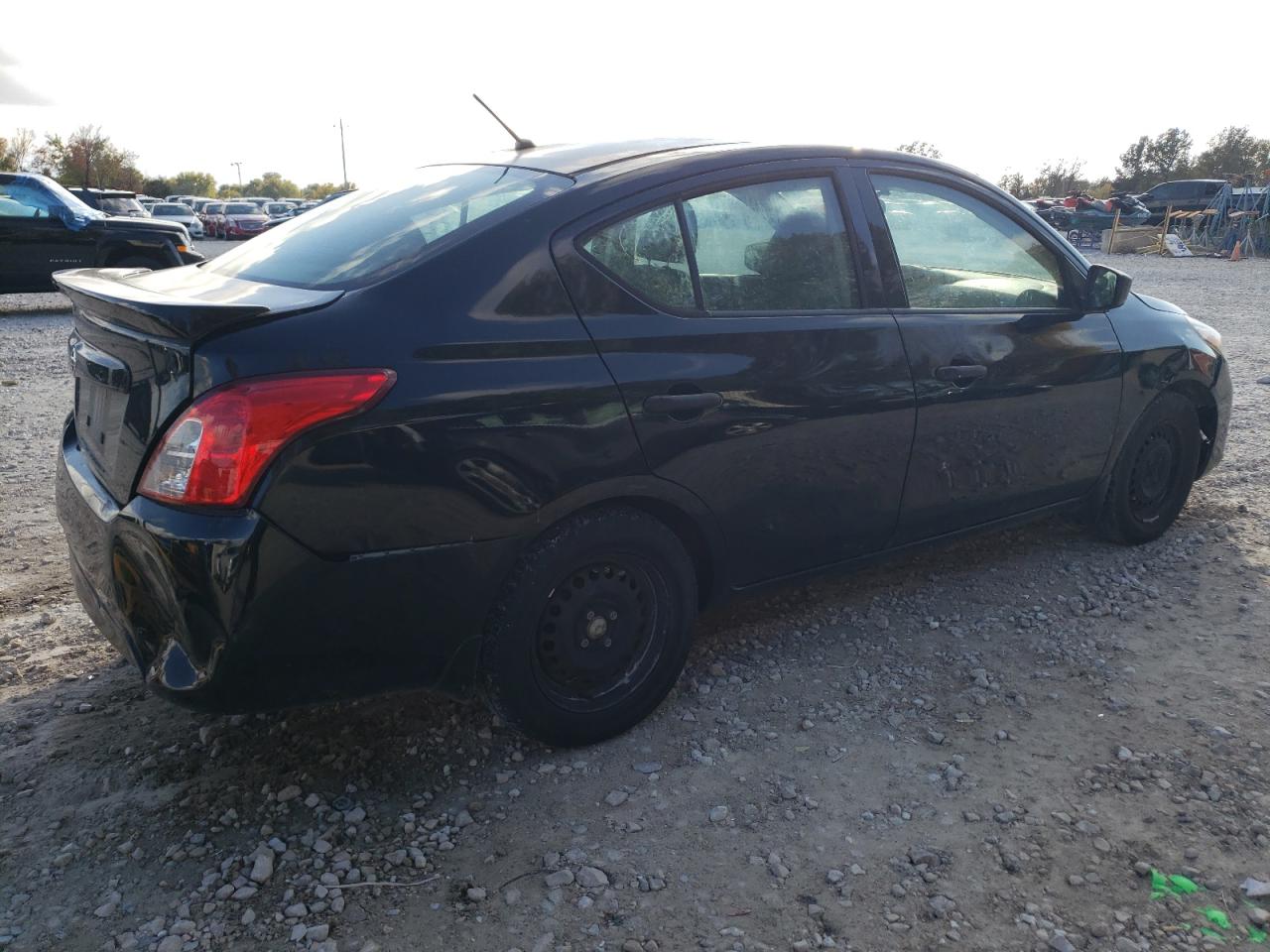 Изображение 3 2018 NISSAN VERSA S 2018 с VIN 3N1CN7AP5JL830693