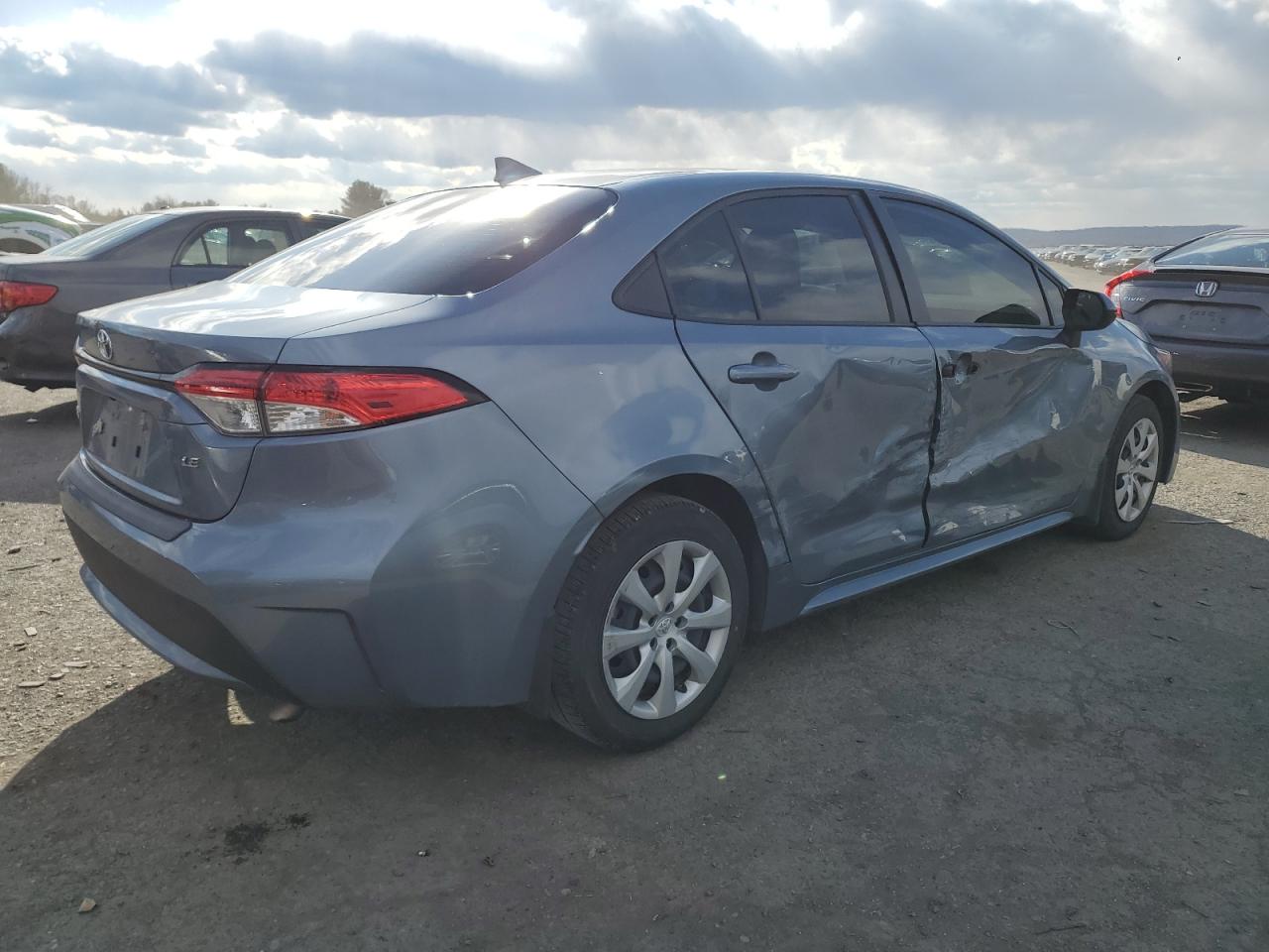Image 3 of 2022 TOYOTA COROLLA LE 2022 with VIN JTDEPMAE7NJ222605