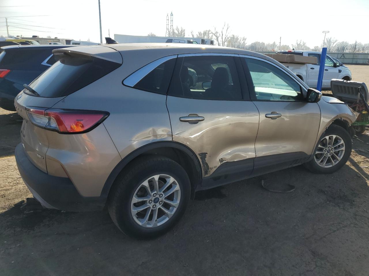 Изображение 3 2020 FORD ESCAPE SE 2020 с VIN 1FMCU9G60LUA51913