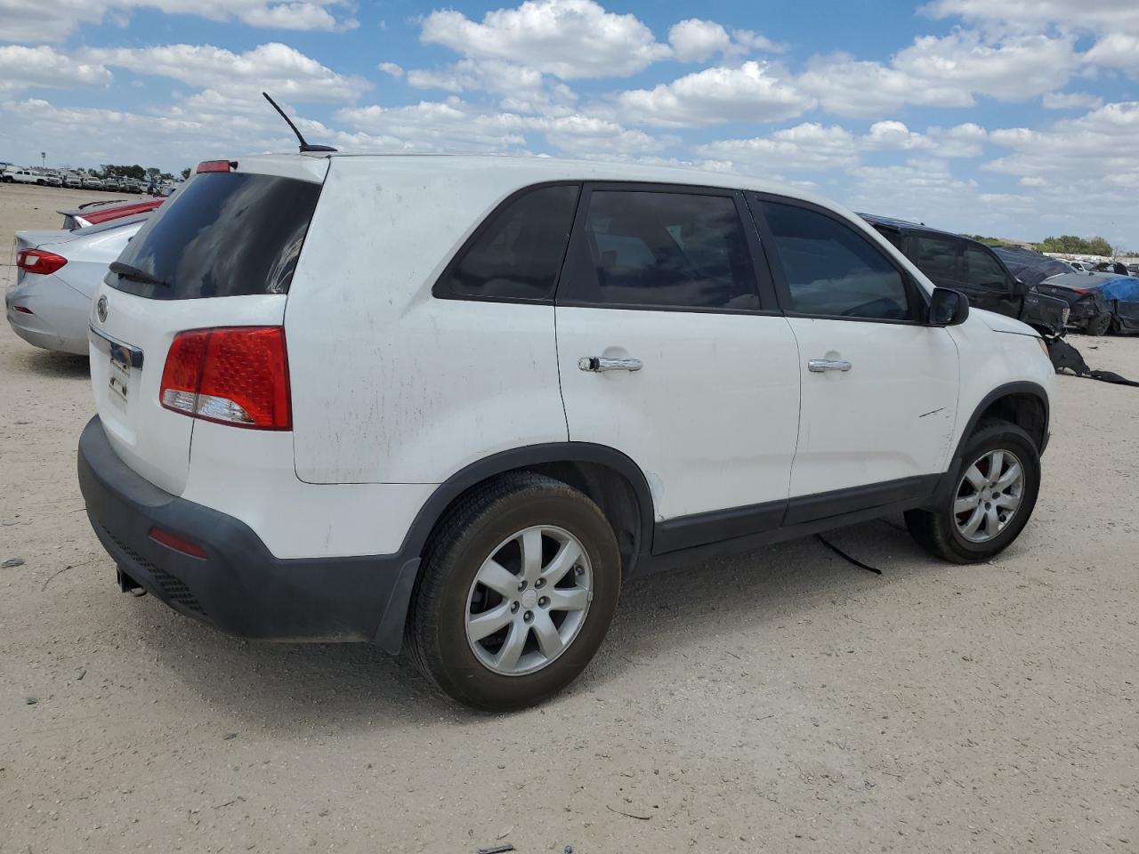Image 3 of 2011 KIA SORENTO BASE 2011 with VIN 5XYKT3A18BG009972