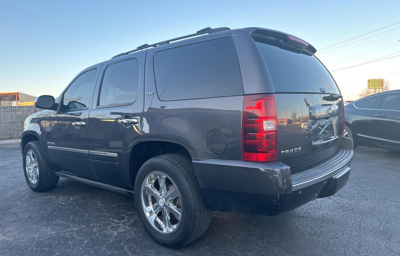 Image 3 of 2010 CHEVROLET TAHOE C1500 LTZ 2010 with VIN 1GNUCCE0XAR104907