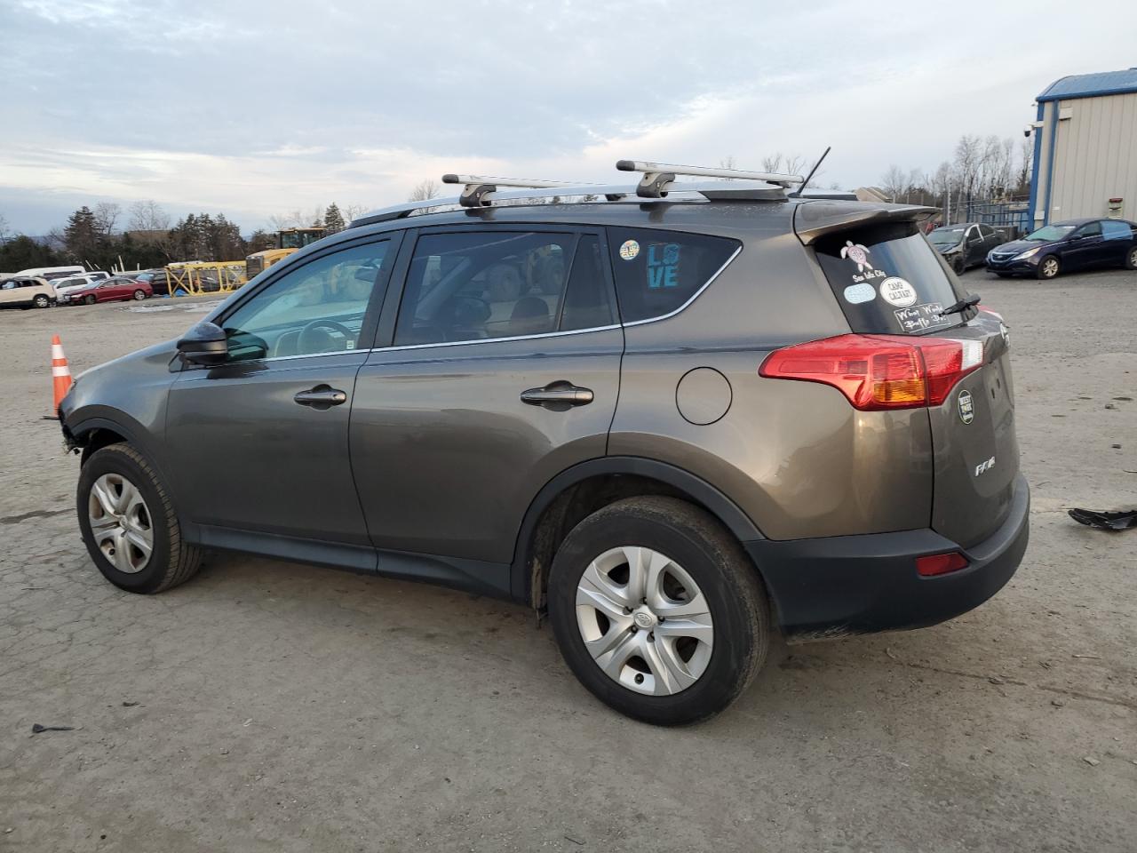 Image 2 of 2013 TOYOTA RAV4 LE 2013 with VIN 2T3BFREV6DW059779
