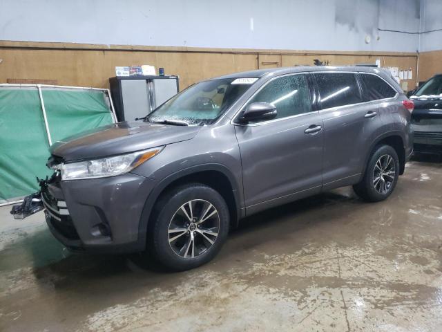 Изображение 1 2018 TOYOTA HIGHLANDER LE 2018 с VIN 5TDBZRFH3JS817204