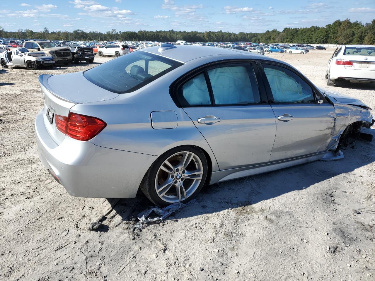 Obraz 3 z 2015 BMW 328 XI 2015 z VIN WBA3B3C5XFF548915