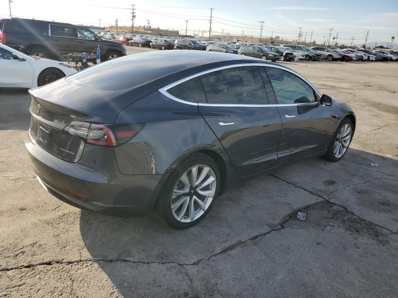 Изображение 3 2018 TESLA MODEL 3  2018 с VIN 5YJ3E1EB9JF069125