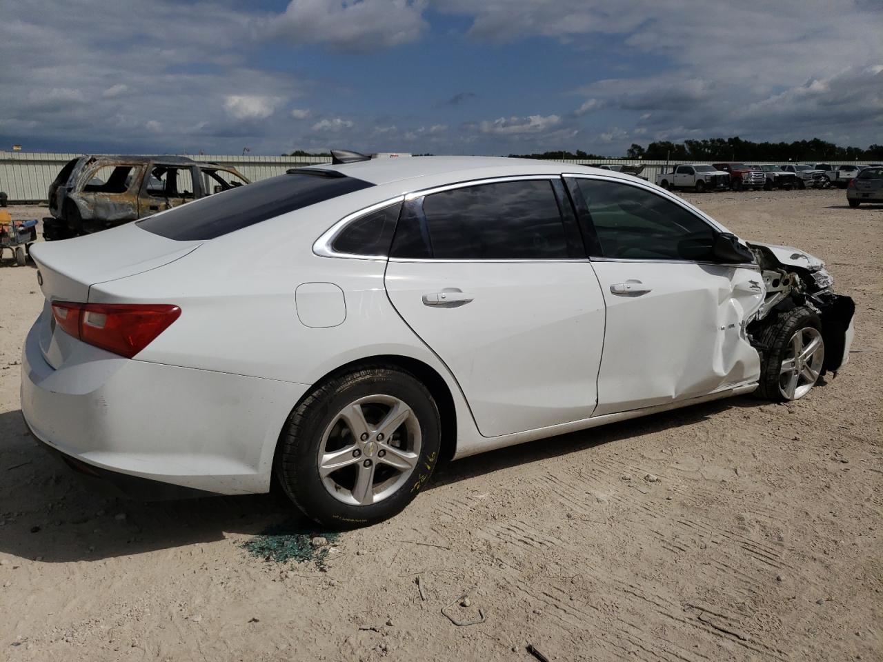 Изображение 3 2018 CHEVROLET MALIBU LS 2018 с VIN 1G1ZB5ST9JF294222