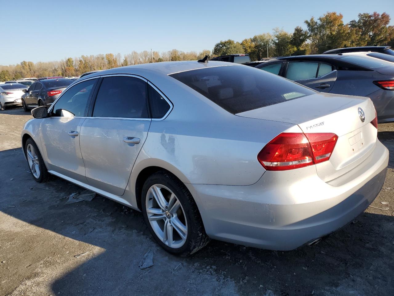 Изображение 2 2014 VOLKSWAGEN PASSAT SE 2014 с VIN 1VWBN7A39EC118899