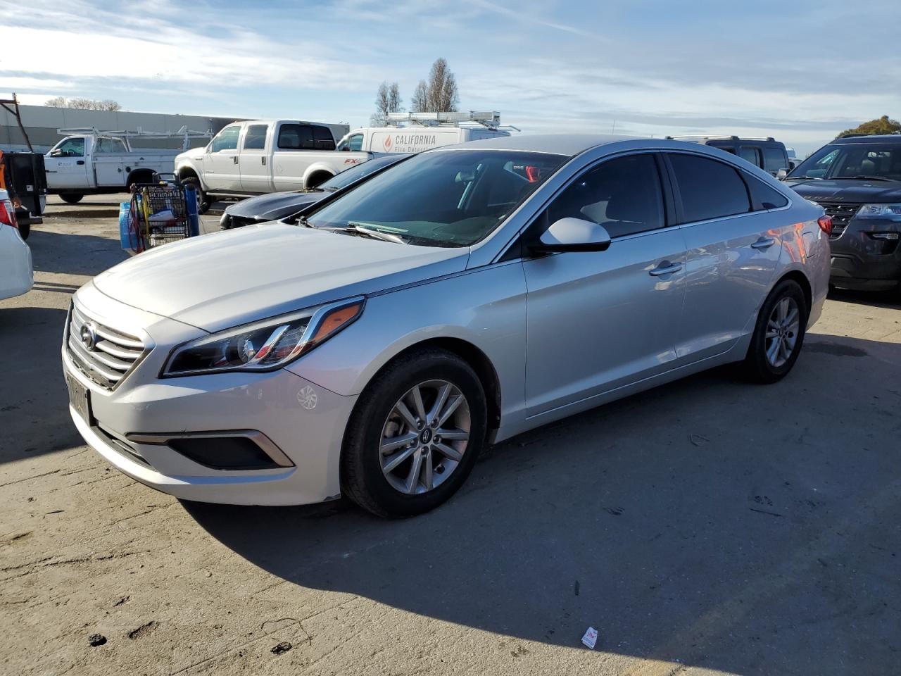 Изображение 1 2017 HYUNDAI SONATA SE 2017 с VIN 5NPE24AF6HH579083
