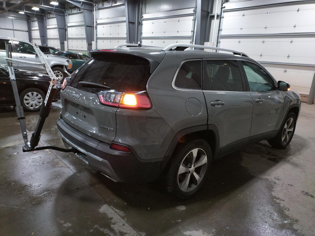 Image 3 of 2020 JEEP CHEROKEE LIMITED 2020 with VIN 1C4PJMDXXLD514249