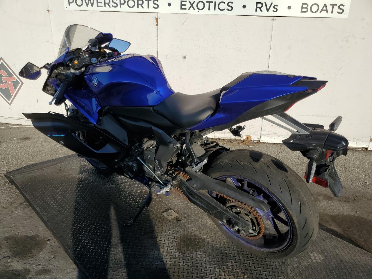 Image 3 of 2022 YAMAHA YZFR7  2022 with VIN JYARM38Y4NA000409
