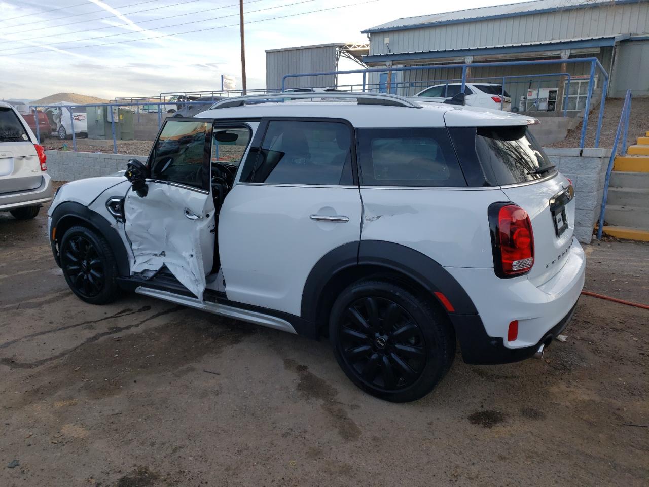 Obraz 2 z 2020 MINI COOPER S COUNTRYMAN ALL4 2020 z VIN WMZYX1C06L3L70694