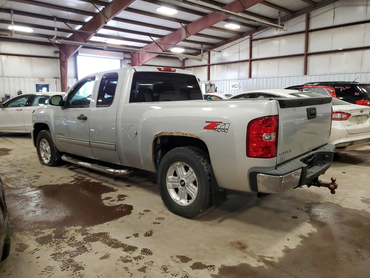 Image 2 of 2011 CHEVROLET SILVERADO K1500 LT 2011 with VIN 1GCRKSE35BZ364476