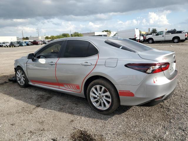 Obraz 2 z 2022 TOYOTA CAMRY LE 2022 z VIN 4T1C11AK1NU034931